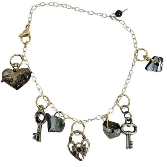 Sterling Silver Skeleton Key charm heart bracelet - Picture 3 of 6